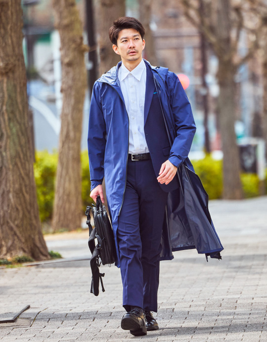 通勤に似合う、端正な雨支度 イメージ4枚目