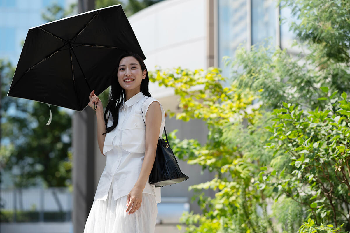 雨も紫外線対策もこれ一本！おすすめ日傘・晴雨兼用傘特集 01