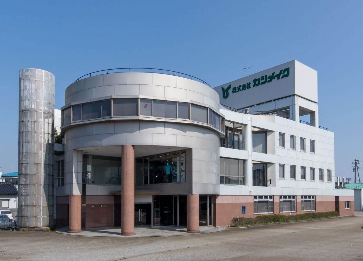 株式会社カジメイクの社屋